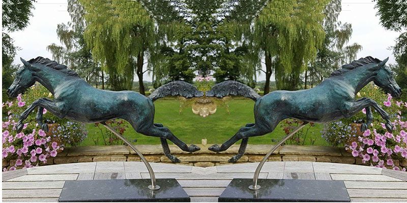 garden horse sculpture