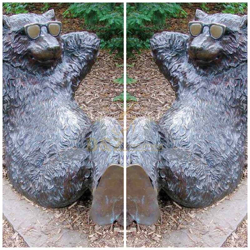 Antique style life size bronze bear statue