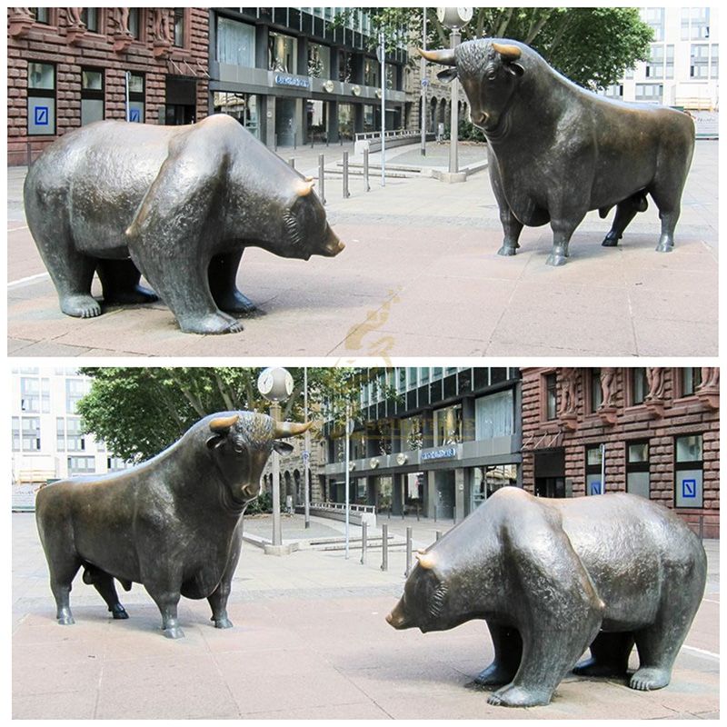 Garden Decorative Cast Bronze Bull VS Bear Sculpture