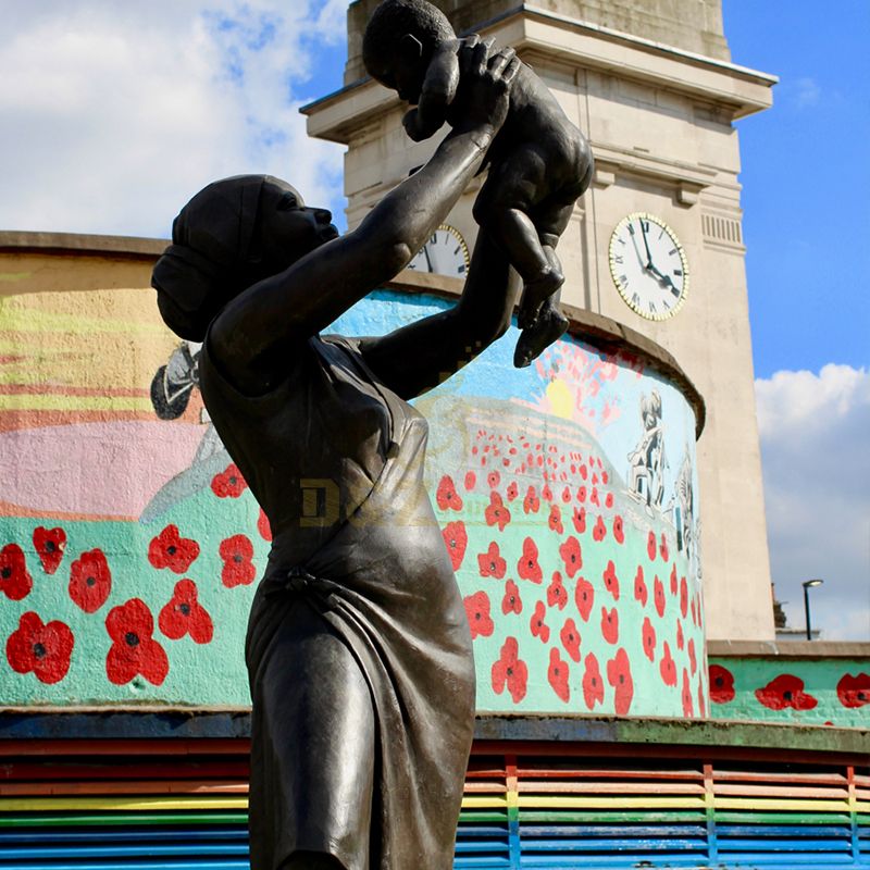 Outdoor bronze big african woman statue