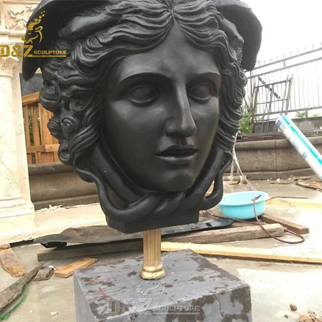 medusa head sculpture