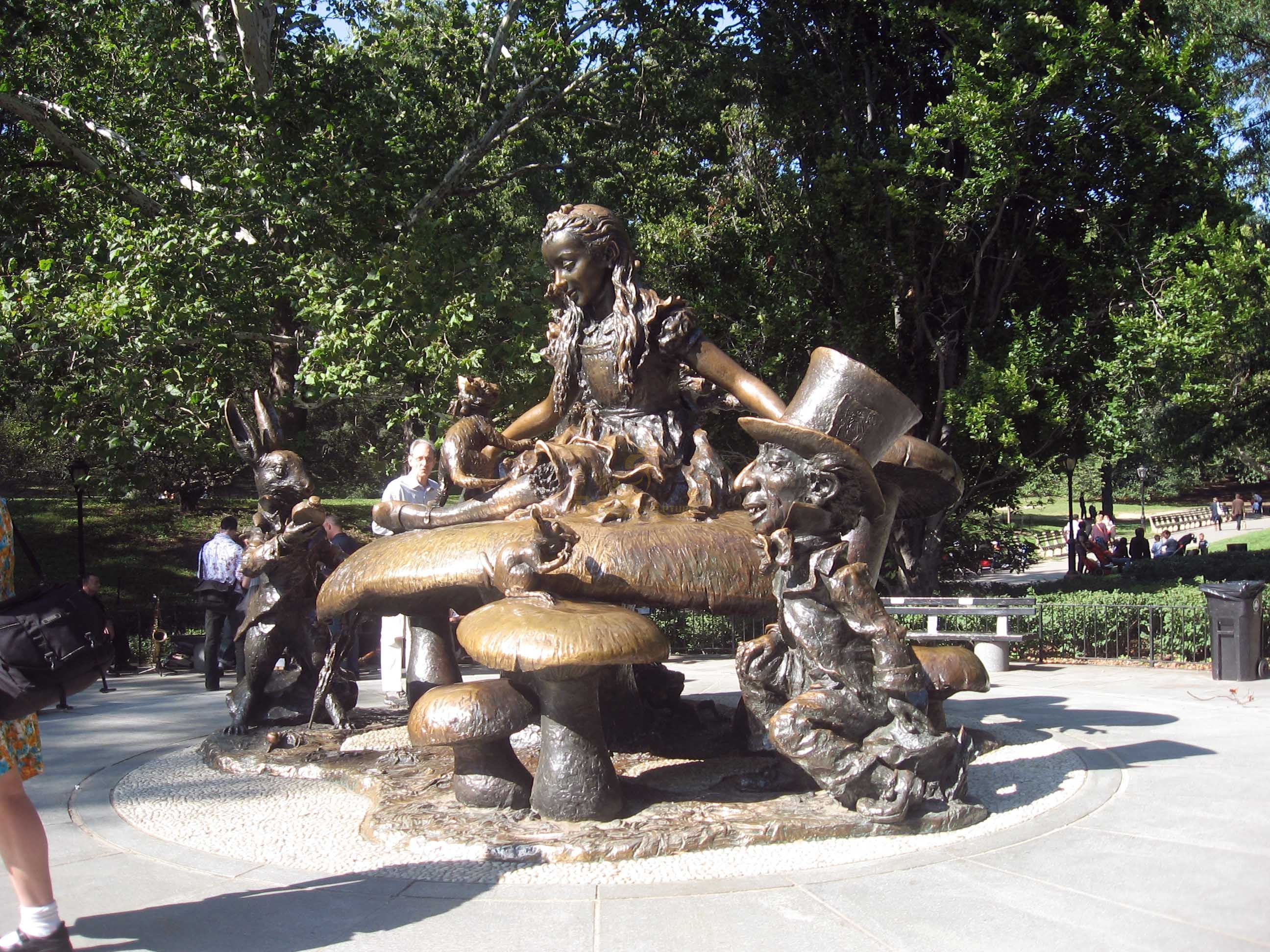 alice in wonderland yard statue