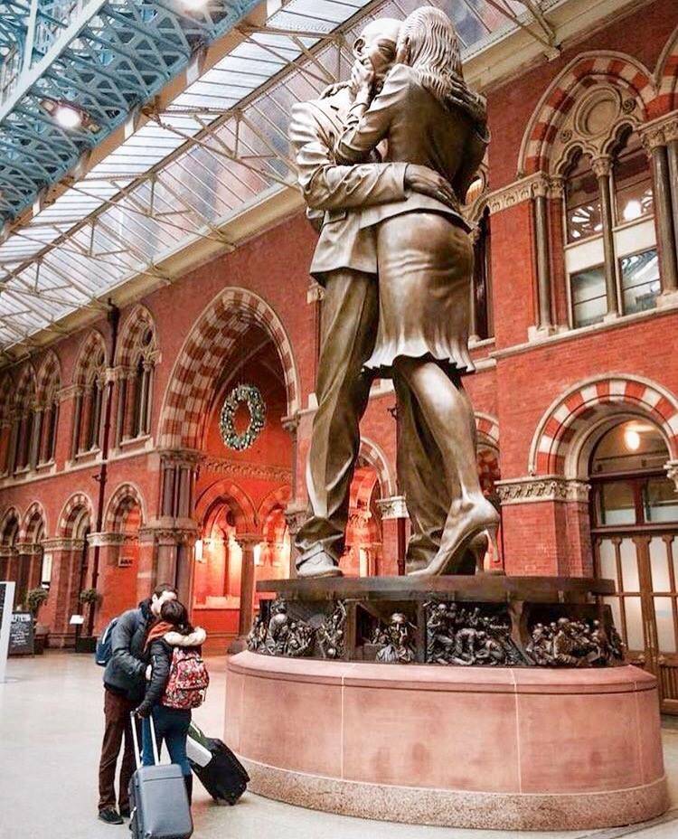 the lovers statue st pancras