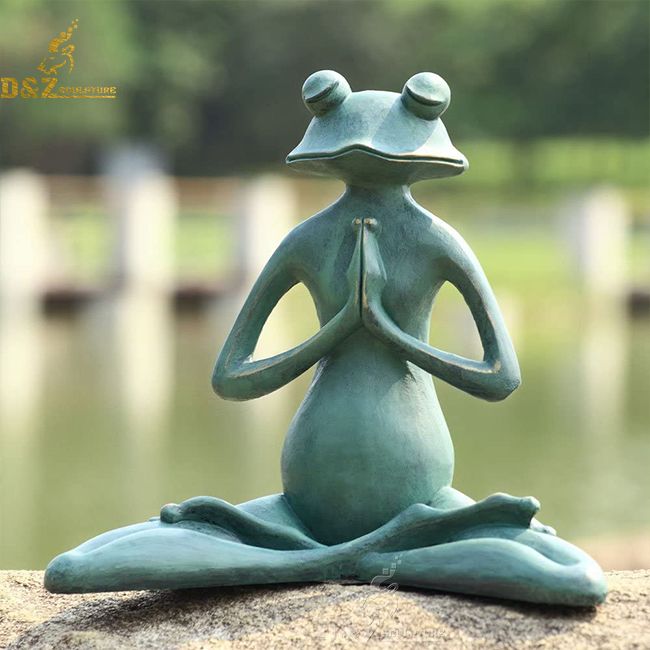 sitting frog garden statue