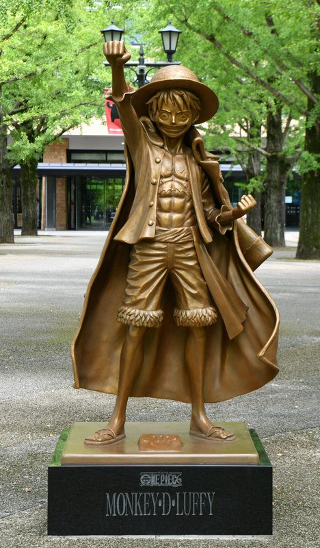 one piece luffy statue