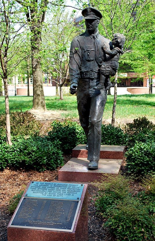 nypd police memorial statue