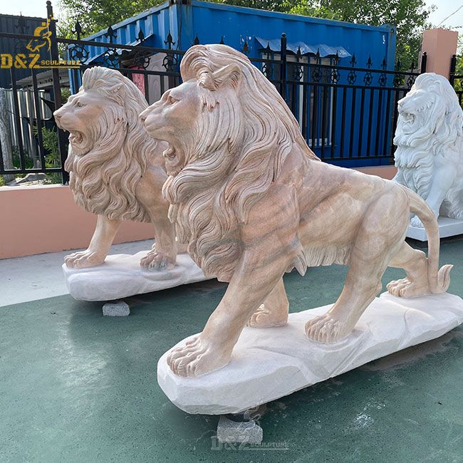 roaring lion statue