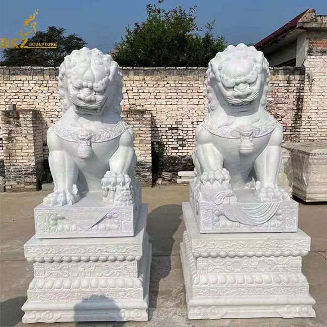 guardian lion statue