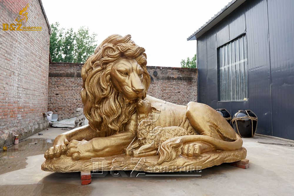 Outdoor lion and lamb garden statue for sale