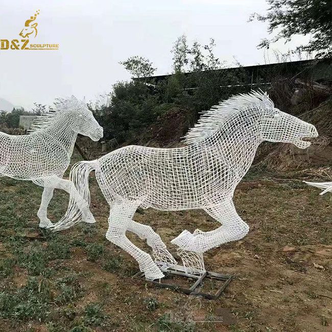 horse garden sculpture