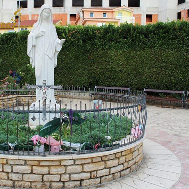 our lady queen of peace statue