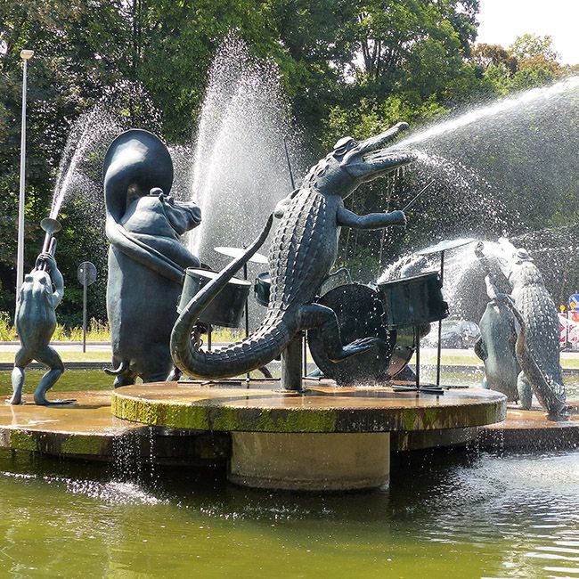 African water animals playing jazz