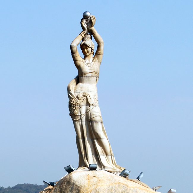 statue of fisher girl