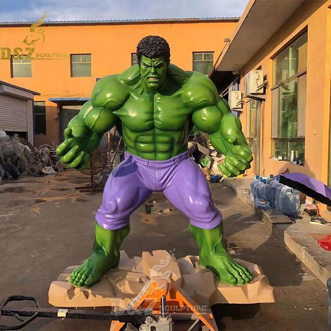 incredible hulk statue