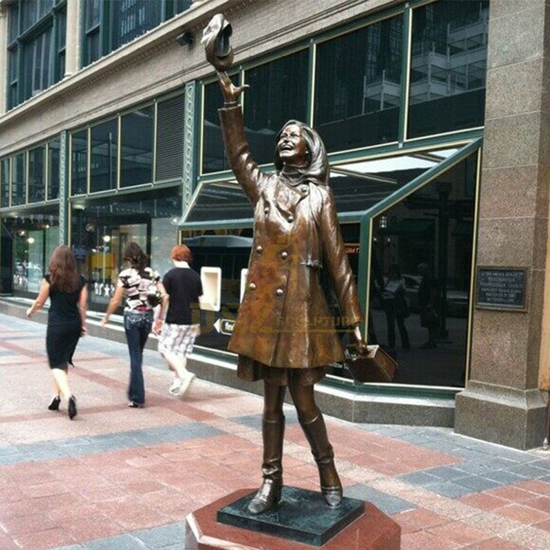 mary tyler moore bronze statue