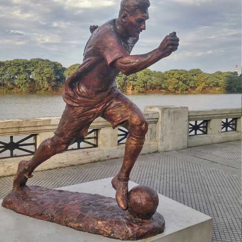 messi sculpture