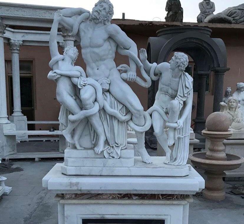 Ancient greek classical art laocoon and his sons statue