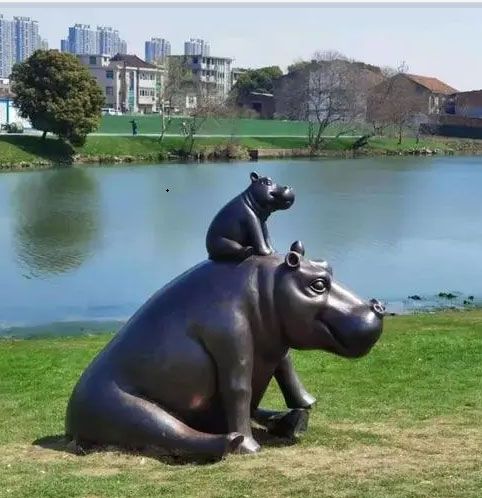 casting bronze hippo garden statue
