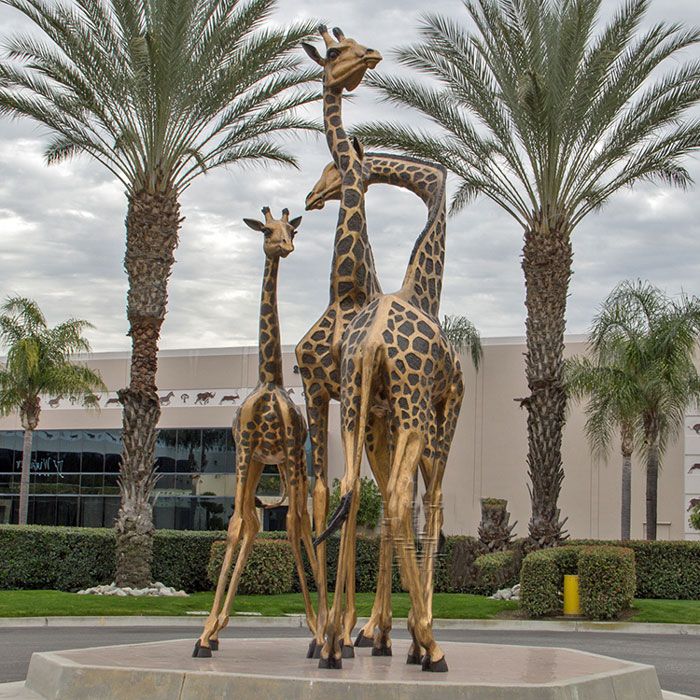 giraffe statue bronze