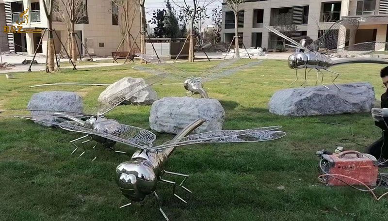 metal dragonfly sculpture
