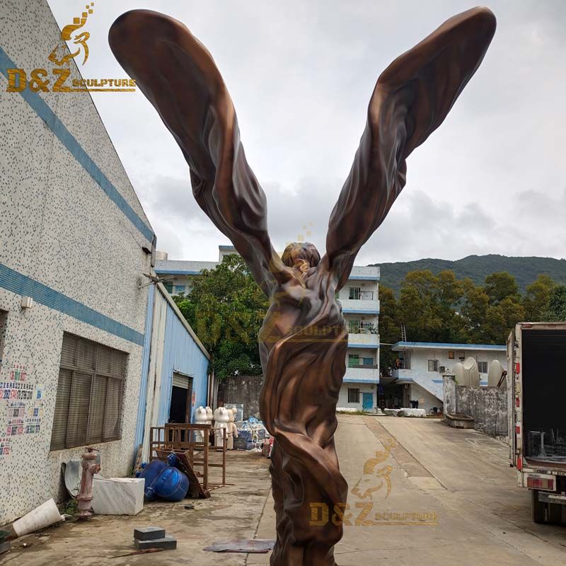 spirit of ecstasy statue