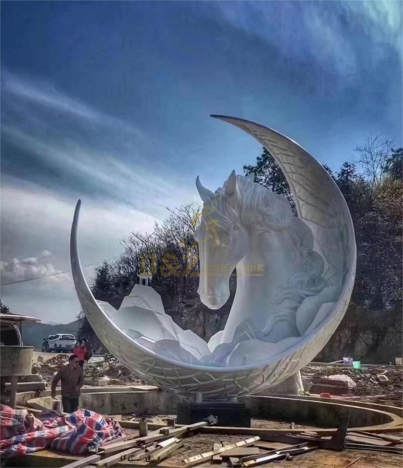 Outdoor water fountain metal sculpture: crescent horse head, a combination of art and nature DZ-120