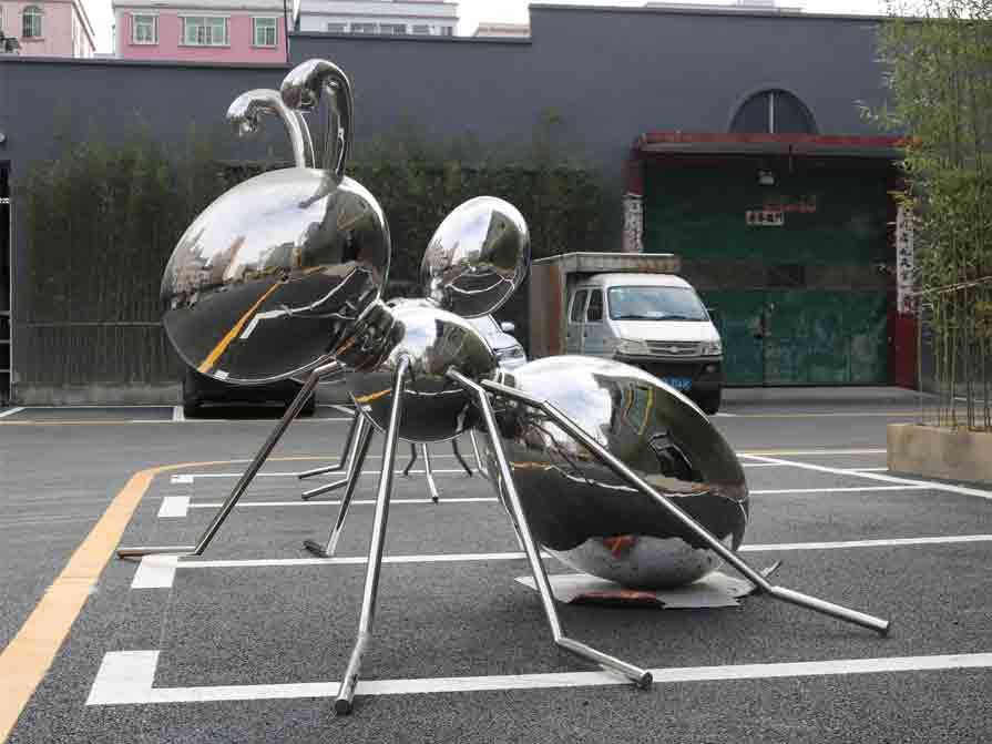 Giant stainless steel metal ant sculptures for sale, perfect for garden decor DZ-304