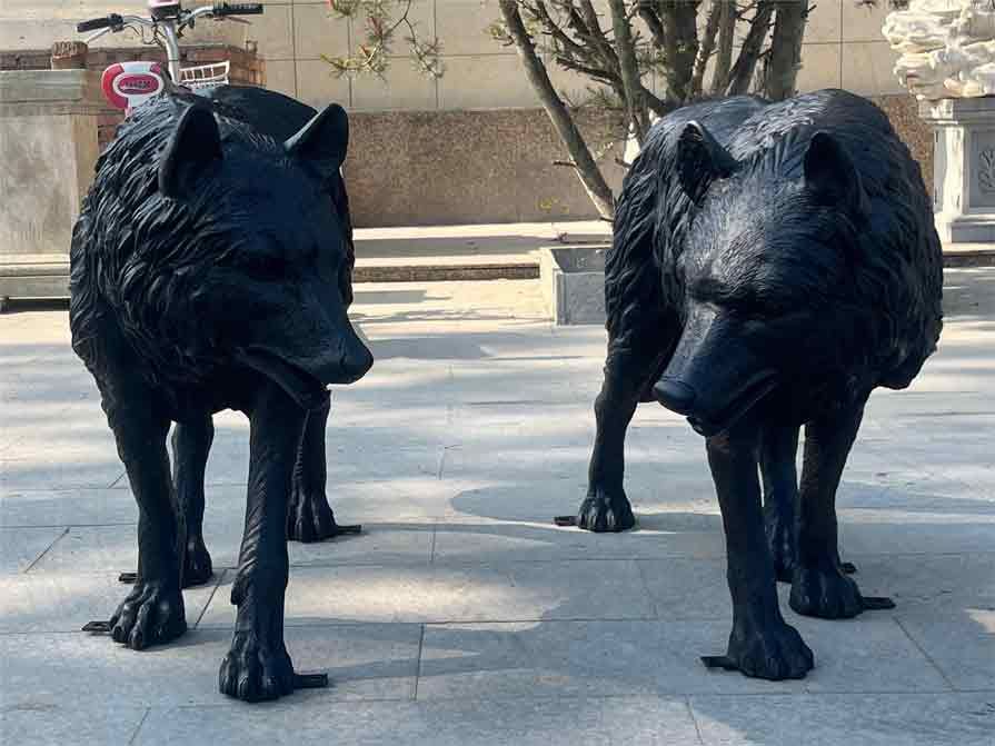 Pair of black outdoor life size bronze wolf statues for sale DZ-392