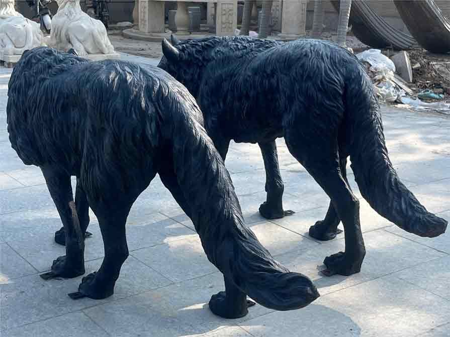 Pair of black outdoor life size bronze wolf statues for sale DZ-392