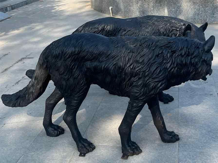 Pair of black outdoor life size bronze wolf statues for sale DZ-392