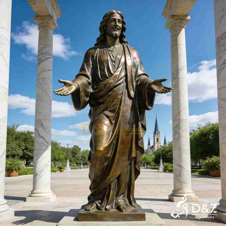 Vintage Sacred Heart of Jesus Statue 1 Vintage Sacred Heart of Jesus Statue 1