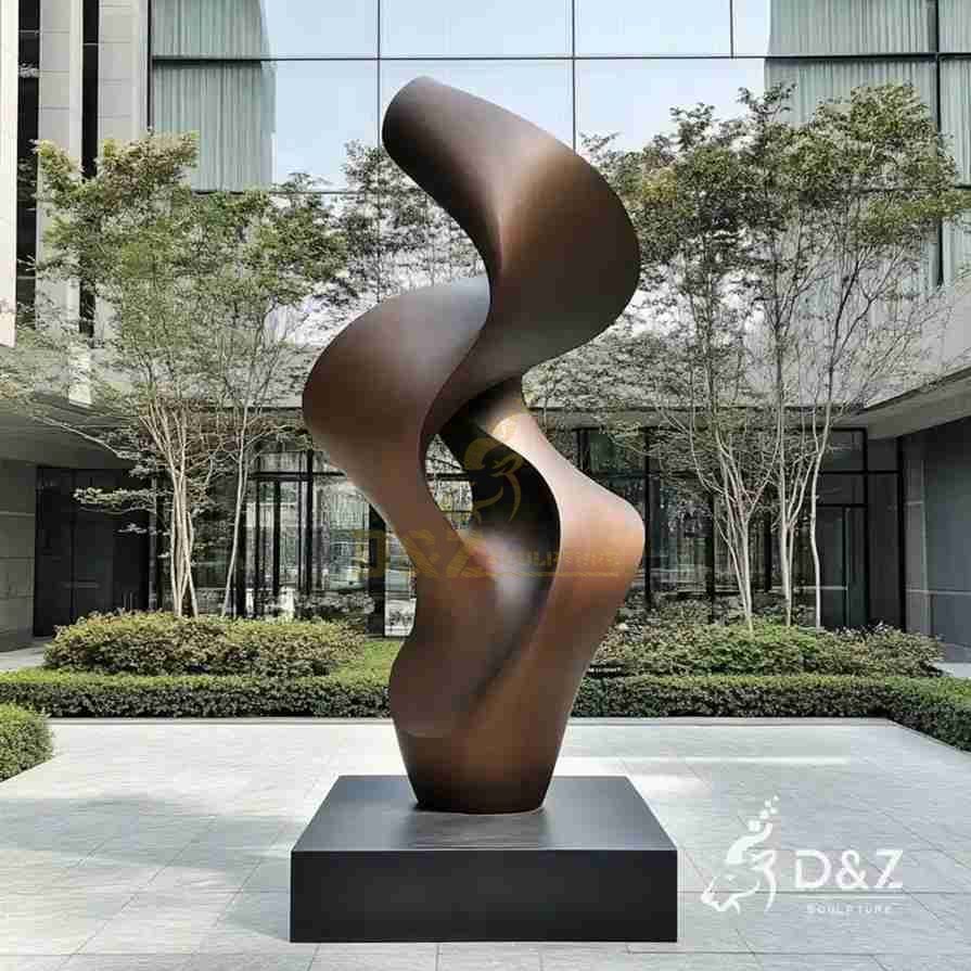 15-1 Large Bronze Modern Statues in Contemporary Landscape Art