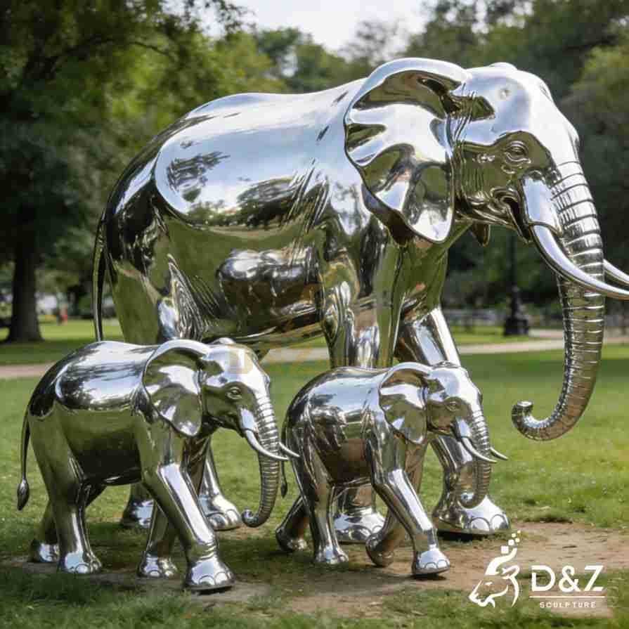 15-3 Large Metal Family Sculptures: Engraving Human Warmth